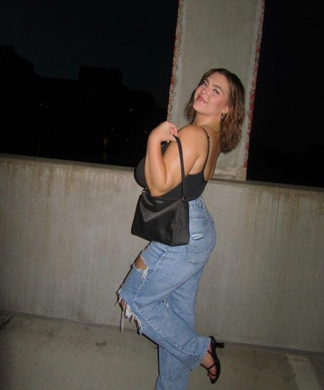 milf strip onlyfans pretty img