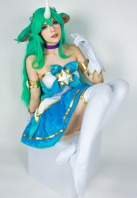 Meggii Cosplay star erotic archive