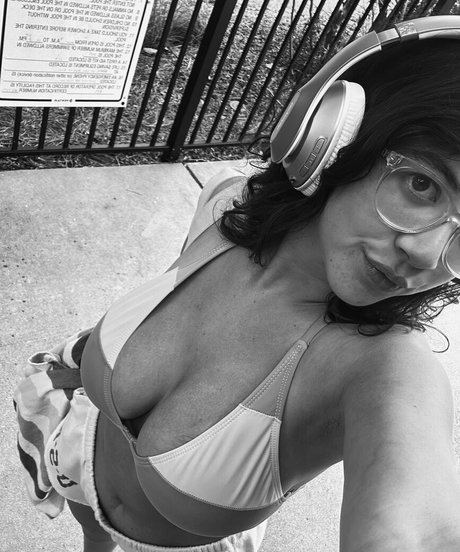 Savannah Straff nude star pic