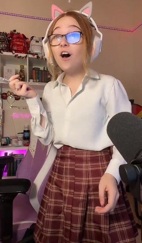 Lyssaurora top pornstar photos