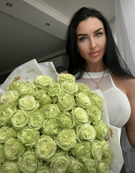 julieta mur model art pic