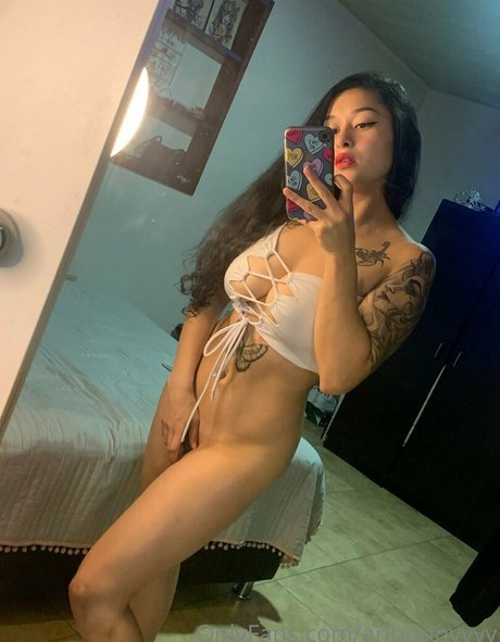 aribunnyyyy model beautiful pics