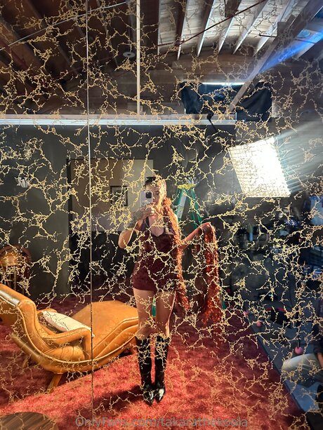 Takarathekoala star sexy images