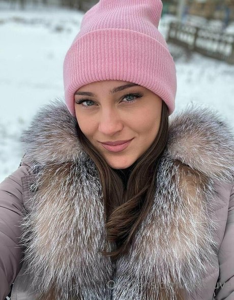 skinny asian onlyfans top photo