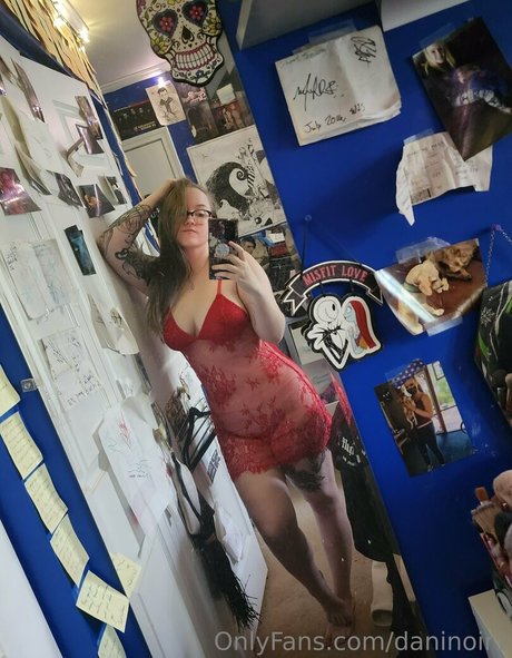 daninoir1 naked star pics