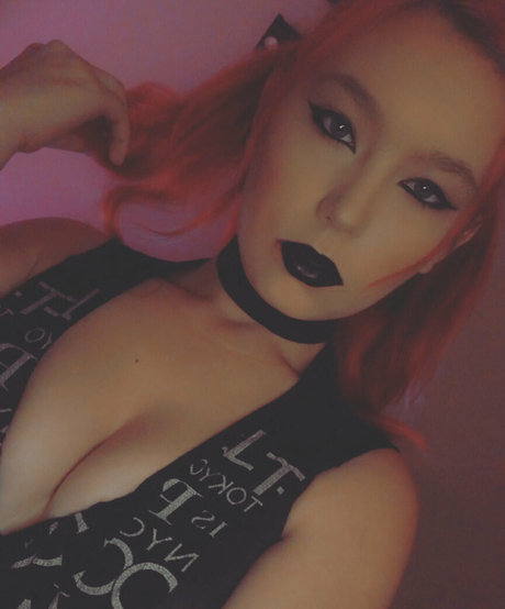 devillust69 high quality actress picture