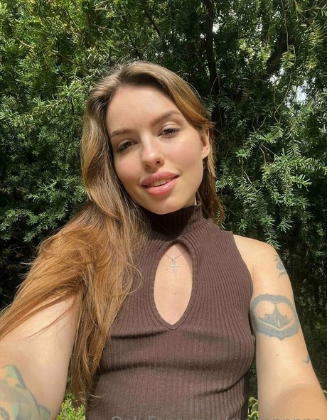 mallennnna model xxx photos