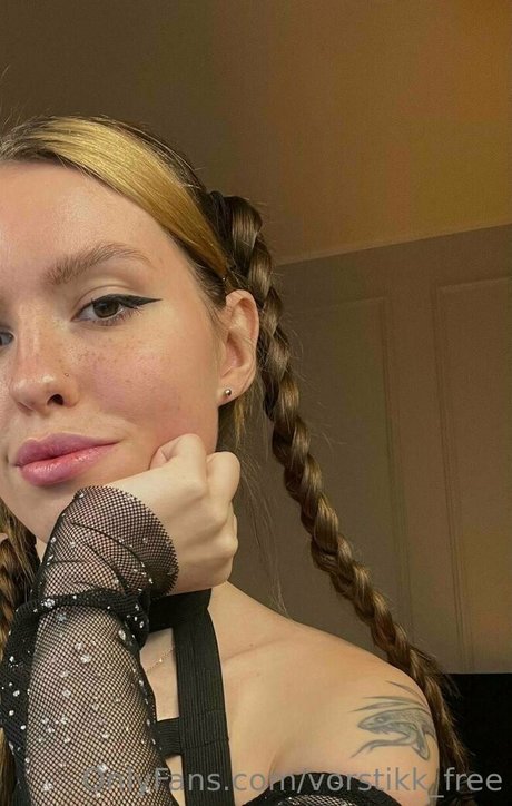 mallennnna naked star galleries