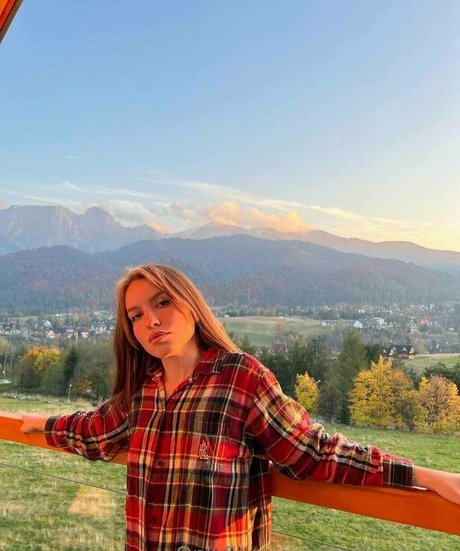 mallennnna high quality pornstar img