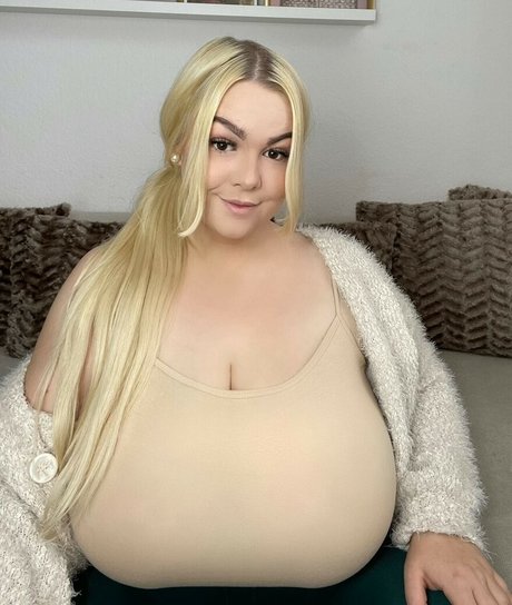 Schnataa model free gallery