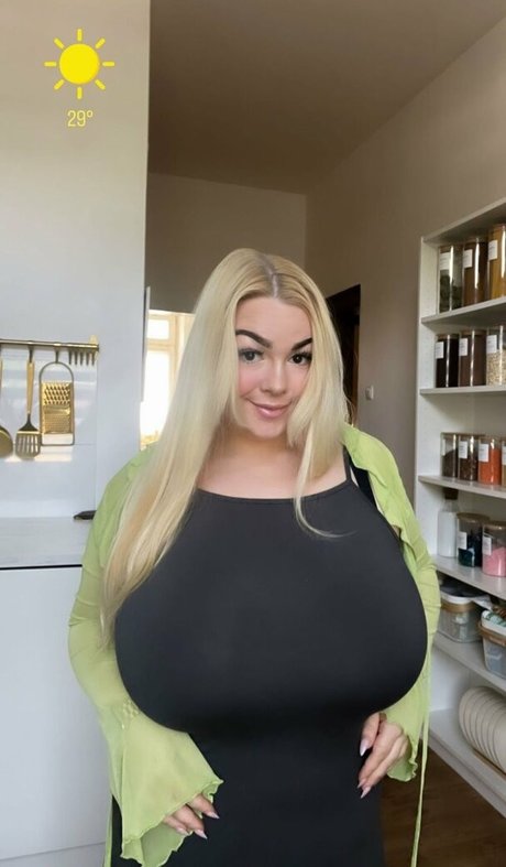 Schnataa naked actress galleries