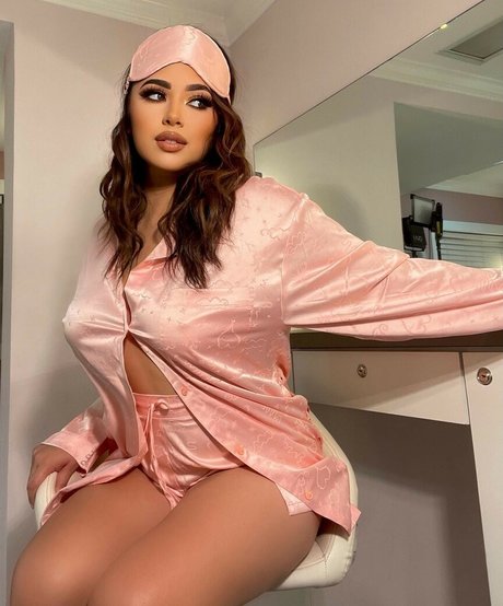 Jasmine Villegas star hd img