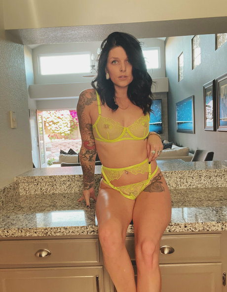 Misstpayne model nude images