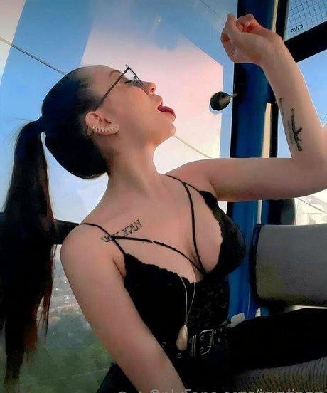 iamlinax erotic pornstar image