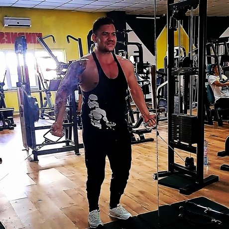 MuscleMonster free pornstar pics