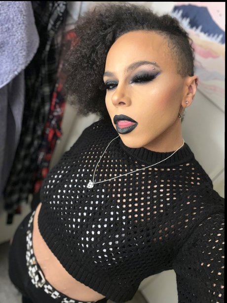 Felicia Grayson art star archive