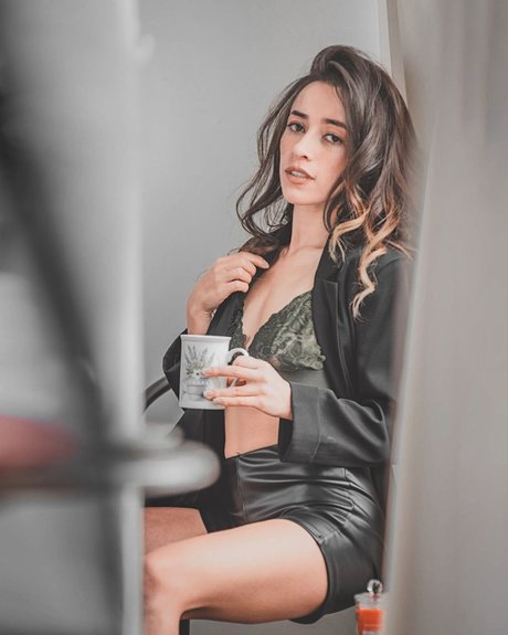 mirror onlyfans free sexy photos