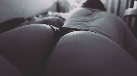 Dutch and Tatted nude star archive