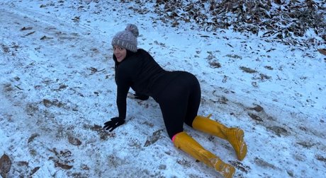 Evafarts Fart Onlyfans_ star top pics