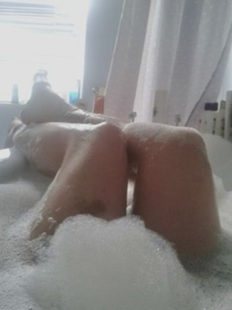 Esther Winter porn star gallery