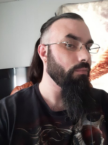 Mystic Fyre model porn pic