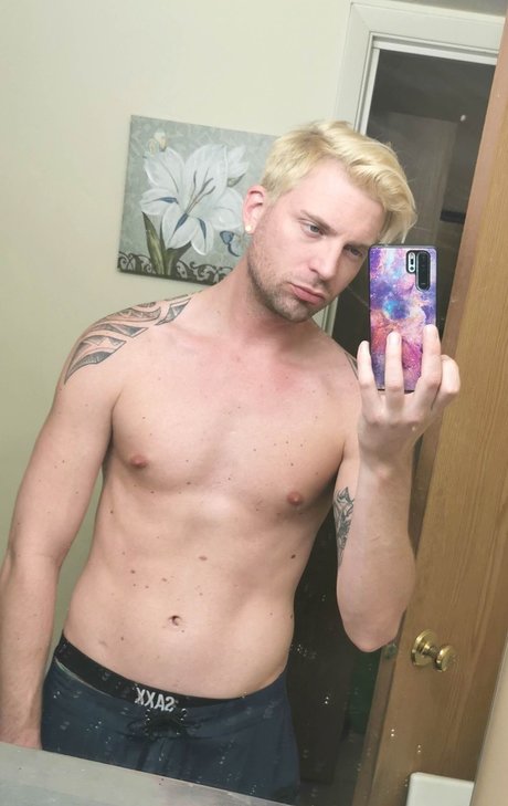 Myles Fox hungUC porn actress pic