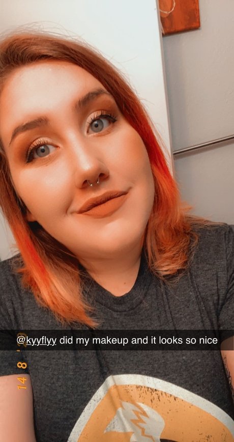 God Girl xxx model photo