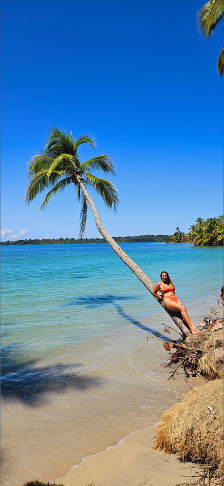 Golden goddess VIP star erotic pics