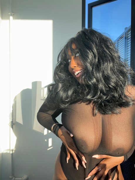 Teasing Goddess model porn img