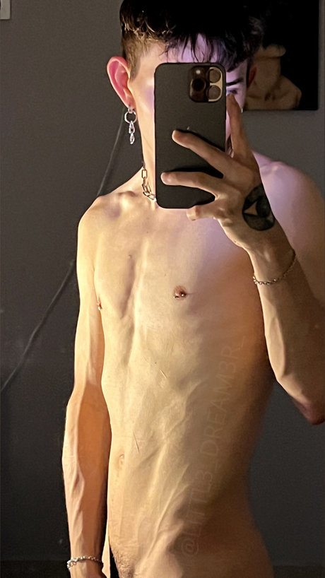 DREAMER porn model pic