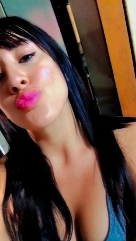 Naomicruzz_ beautiful pornstar pics