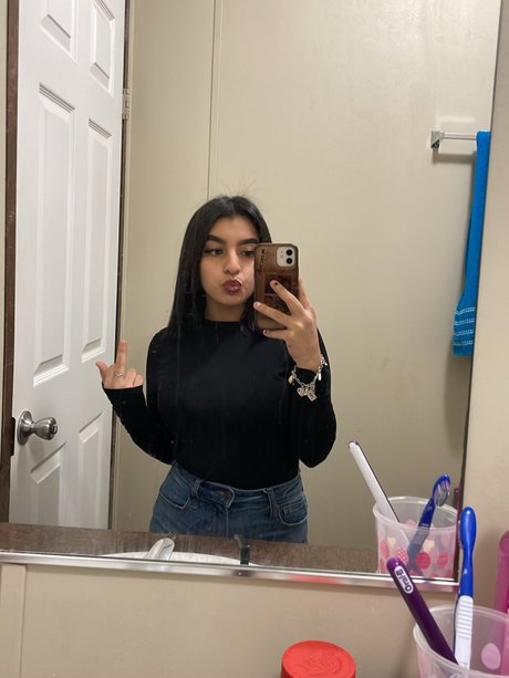 Desiree Marie nudes model archive