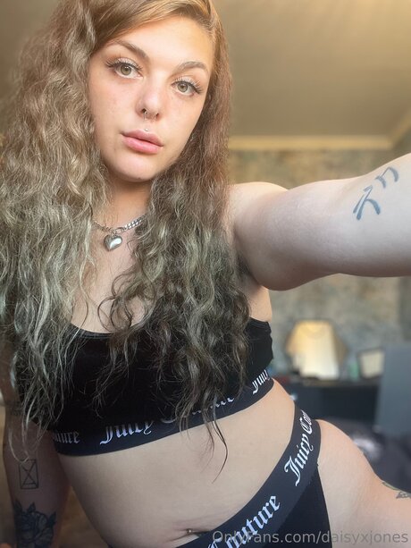 Daisy Jones FREE PAGE_ star best archive