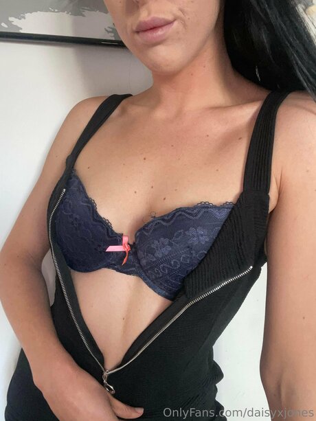 Daisy Jones FREE PAGE_ pornstar art img