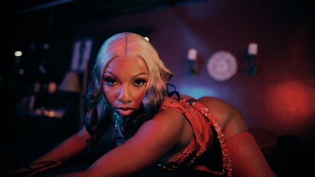 Ally Hocaine star top pics