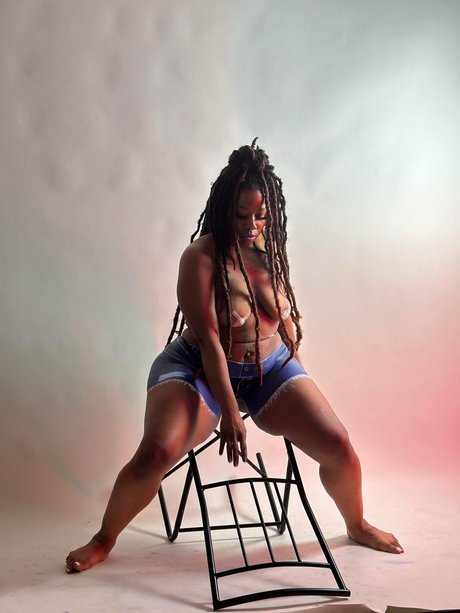 Naturally Nyke art pornstar gallery