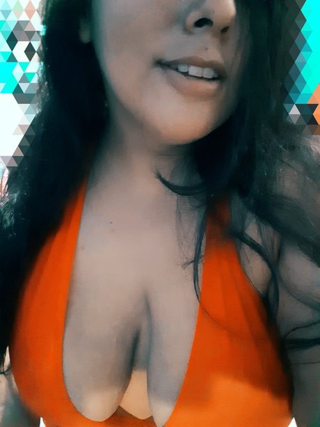 Sexy Curvy Love model nude archive