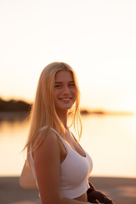 Sarah Adams star nude gallery