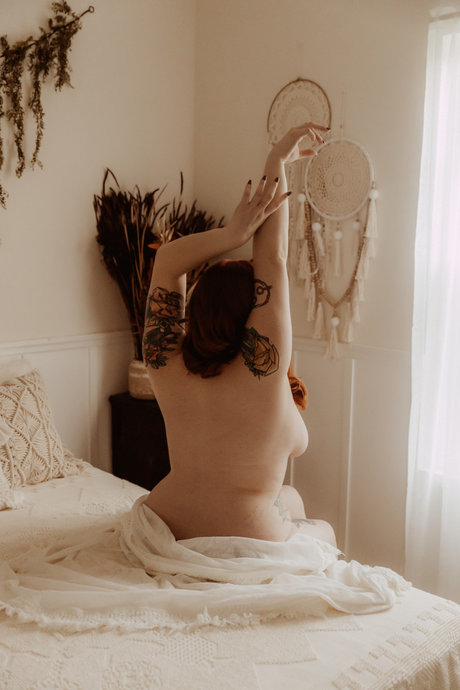 Zooey Lay pretty star img