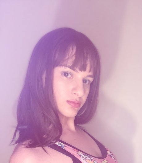 the cutest_ pretty model image