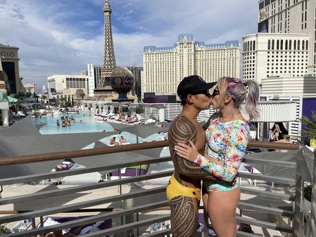 goth threesome onlyfans nude pictures