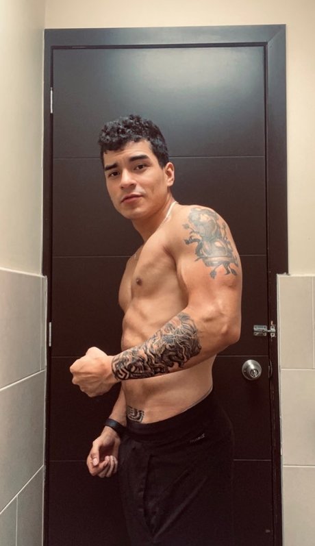 athletic onlyfans naked photo