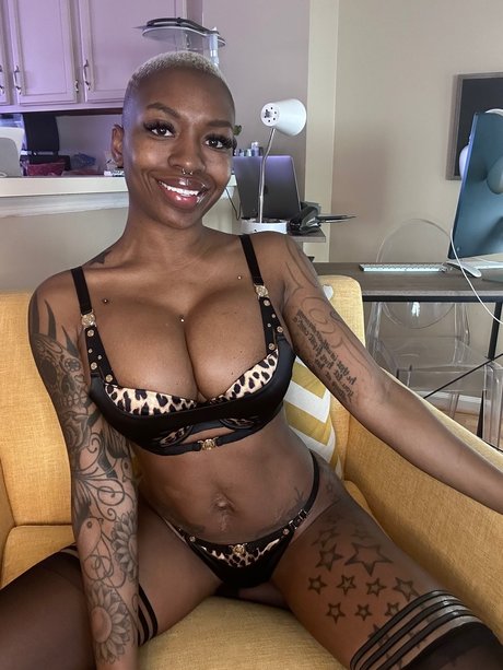 shemale cumshot onlyfans hot nude picture