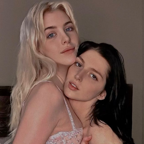 Olivia amp amp Rowan star hd img