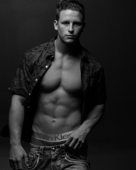 Naughty Showman model adult photos