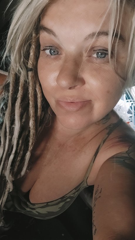 LeighAnn Bryan actress image