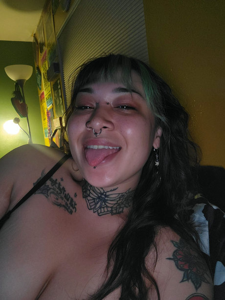 _Lexi Lunar_ adult model picture