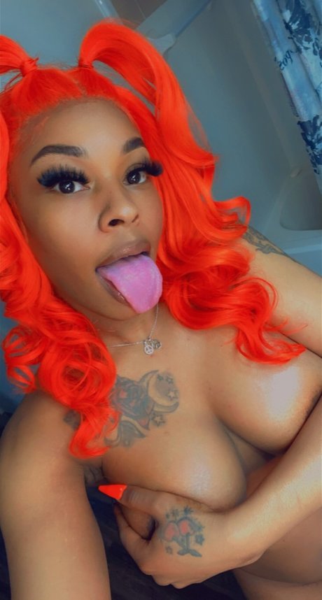 Creamy Londyn Dior star adult image