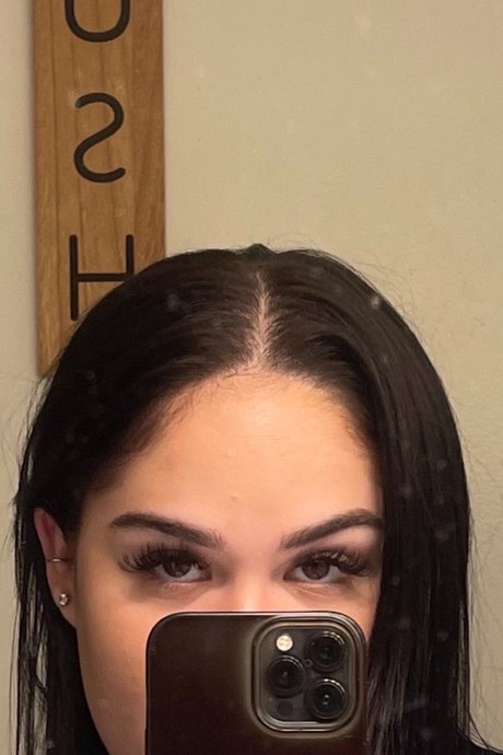 nicki erotic actress photo