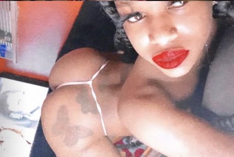 NaughtyNewkie_ pornographic model picture